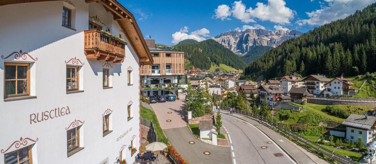 Apartments Restaurant Rusctlea Selva di Val Gardena Exteriör bild