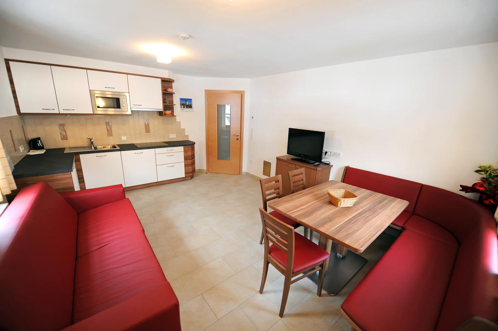 Apartments Restaurant Rusctlea Selva di Val Gardena Rum bild