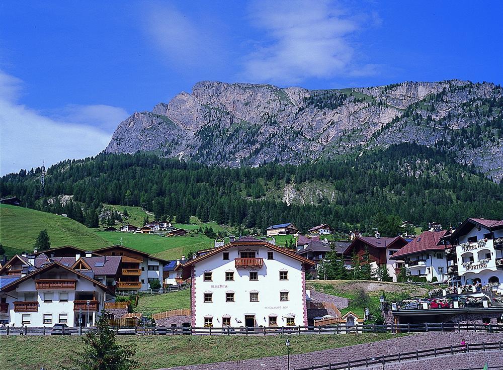 Apartments Restaurant Rusctlea Selva di Val Gardena Exteriör bild