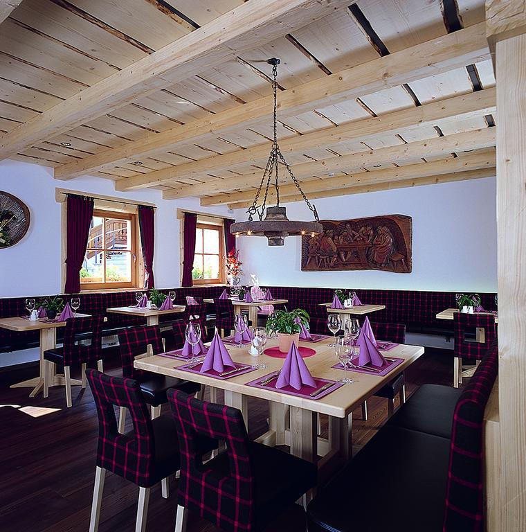 Apartments Restaurant Rusctlea Selva di Val Gardena Exteriör bild